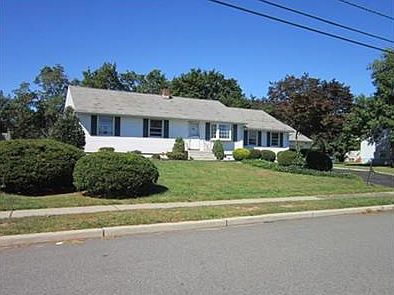 2nd image of 310 Willow Ave