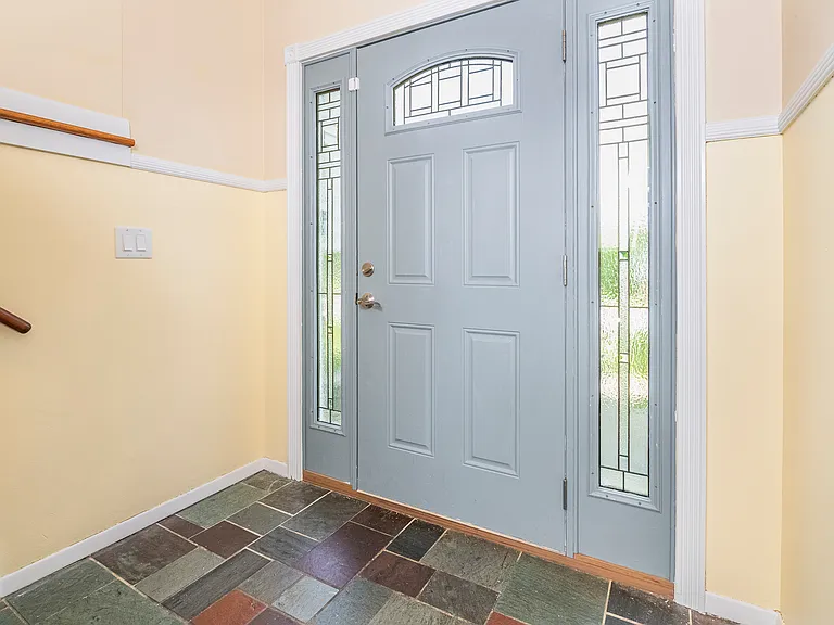 4201 E Cambridge Dr — Photo 5