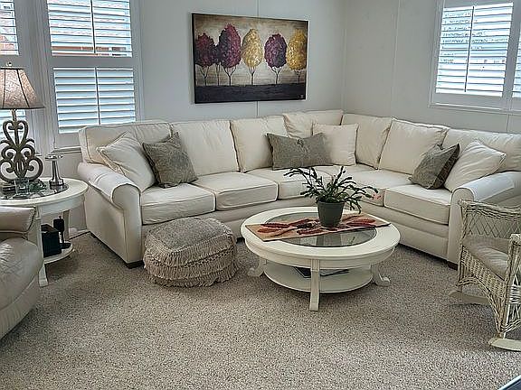 furnishing are included 