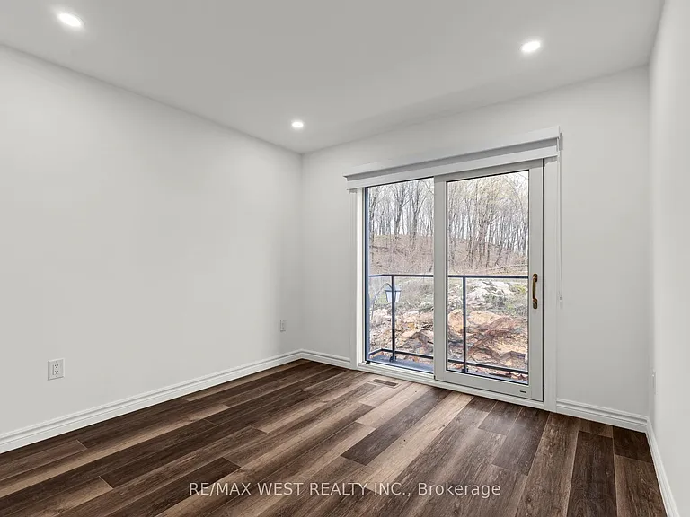 119 Town Line Rd E #D208 — Photo 28