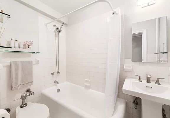5th image of 7 Park Ave APT 4F