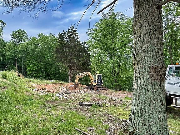 4th image of 1333 Pinecrest Rd