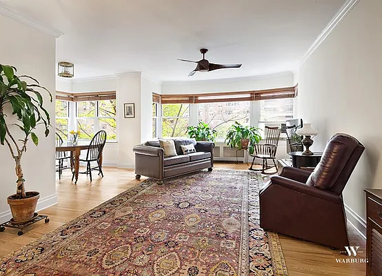 Sold by Warburg | media 22