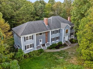 28 Hoveys Pond Dr, Boxford, MA 01921