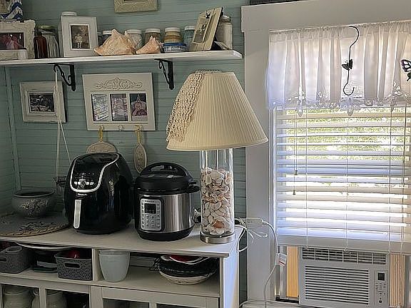 Breakfast nook/pantry