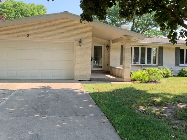 2 Westminster Dr, Spring Valley, IL 61362