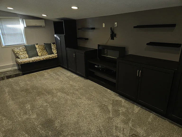 1009 N Twyckenham Dr — Photo 14