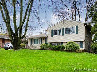 1721 Whitfield Rd SE, East Grand Rapids, MI 49506