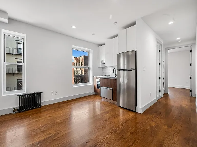629 E 5th St #19 — Photo 1
