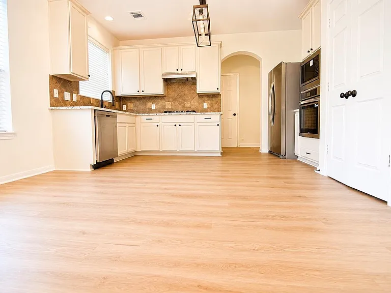 4205 Bent Wood Ct — Photo 9