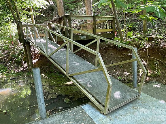 4th image of 142 Mimosa Rd