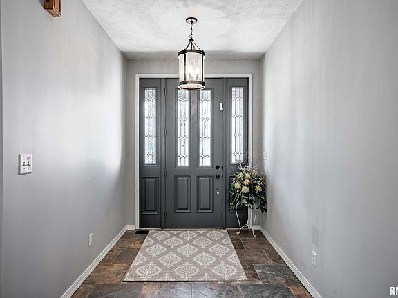 2nd image of 1818 Calico Rd