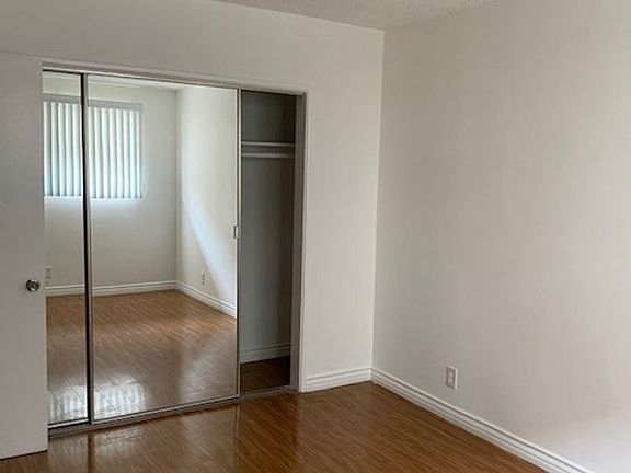 5th image of 3747 Clarington Ave APT 16