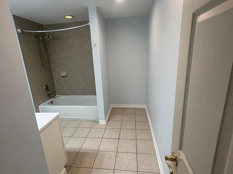 8000 Kilpatrick Ave #2B — Photo 15