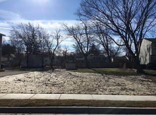 279 Geneva Rd, Glen Ellyn, IL 60137