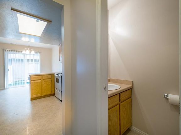4th image of 170 W Savannah Ln