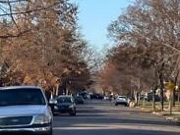 Exterior Neighborhood (street photo)