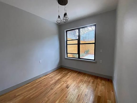 4th image of 26 Wilson Ave #1R