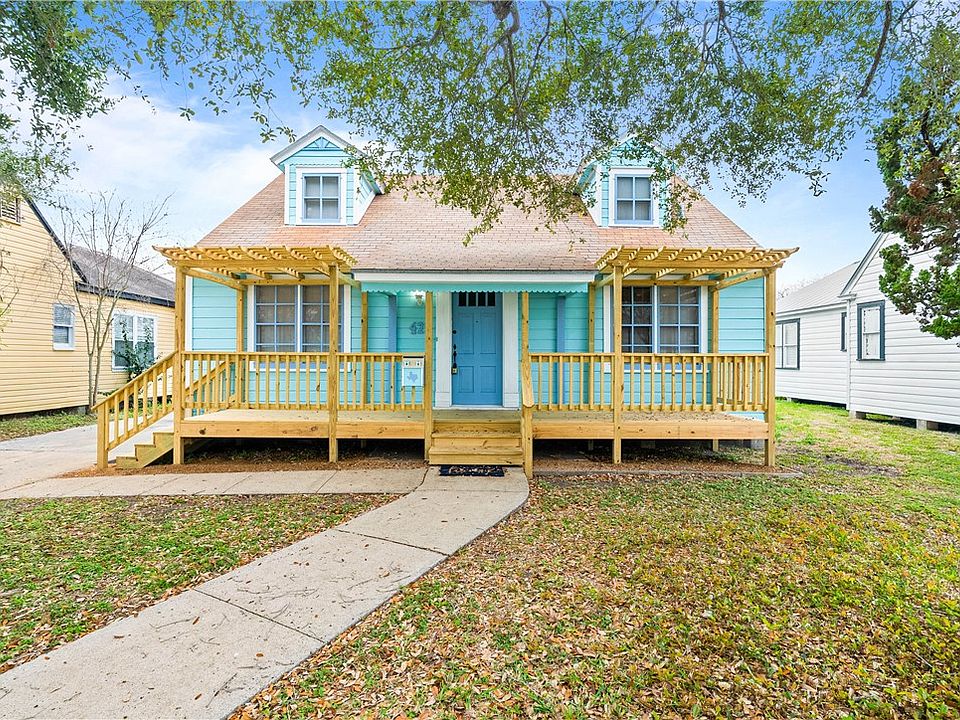 1st image of 425 Palmero St