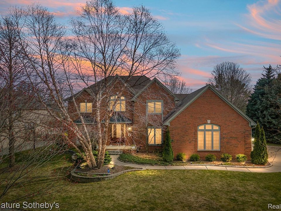 1st image of 3892 Woodbine Ct