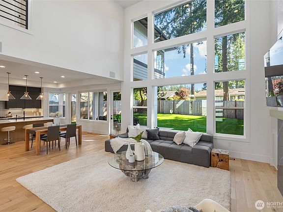 5th image of 12038 SE 51st St