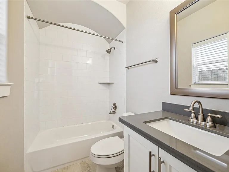 880 Wakefield Dr #C — Photo 8