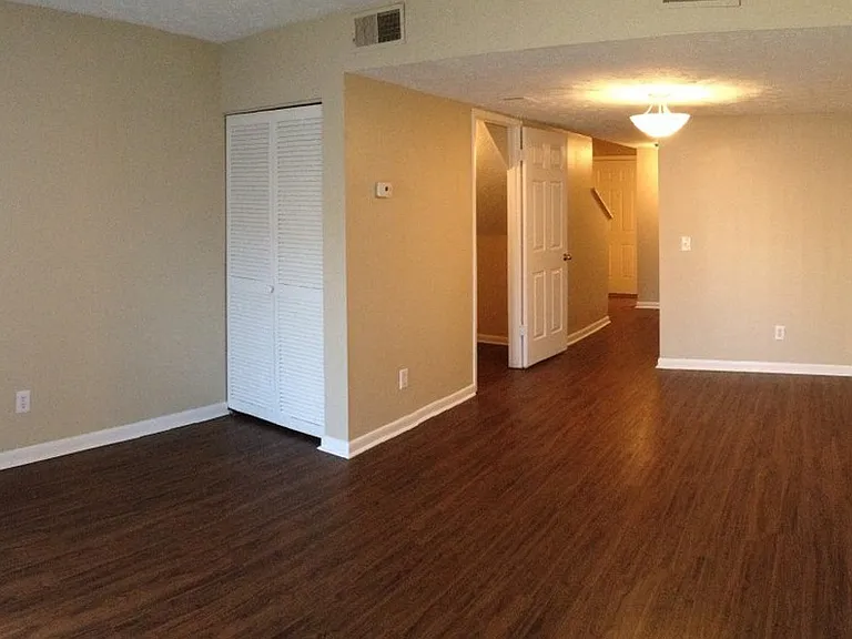 6155 Longchamp Dr #6155 — Photo 4
