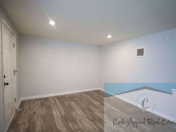 5th image of 2211 Spence Cir APT 2