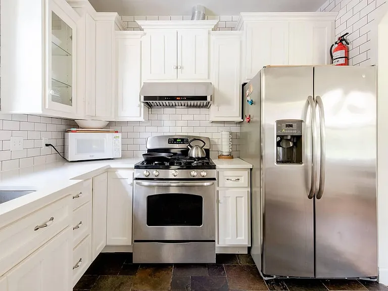 302 N Peninsula Ave — Photo 7