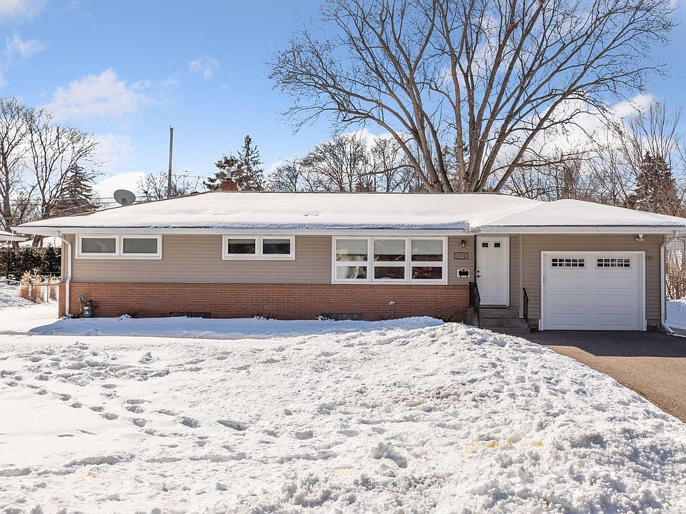 1st image of 1374 Shryer Ave W