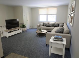 3592 Park Ave APT 2D, Wantagh, NY 11793