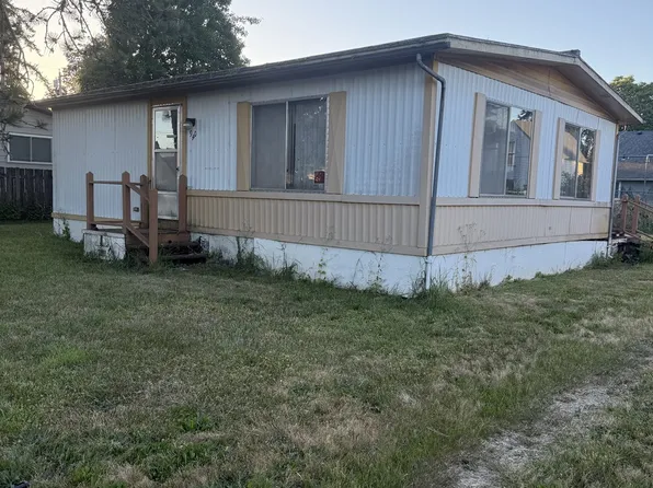 940 E 1st St, Yamhill, OR 97148