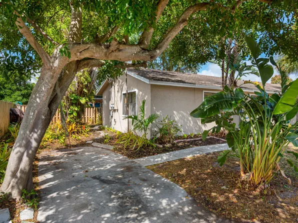 1010 NE 16th Street NE, Fort Lauderdale, FL 33304