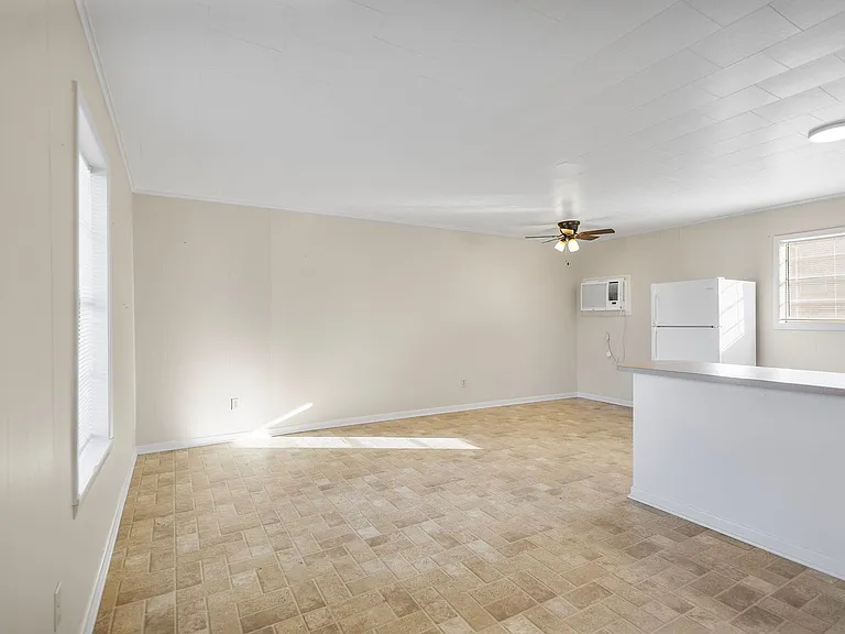 Villa North Apartments - 1 bedroom apartment — Photo 6