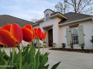 209 Copper Creek Dr, Clinton, MS 39056