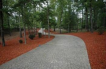 4th image of 141 Stillwater Ln