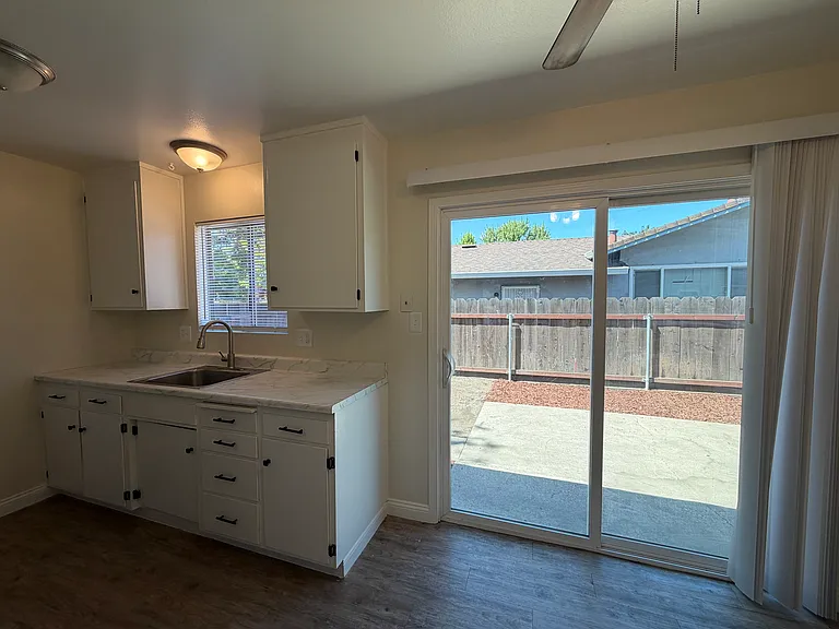 114 Erma Ave — Photo 7