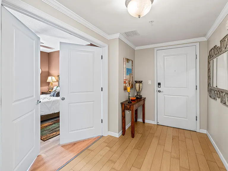 225 NE 1st St #207 — Photo 6