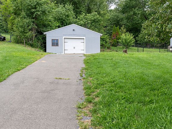 4th image of 208 McCleary Rd