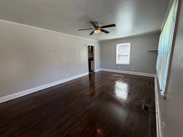 410 Blacksnake Rd — Photo 2