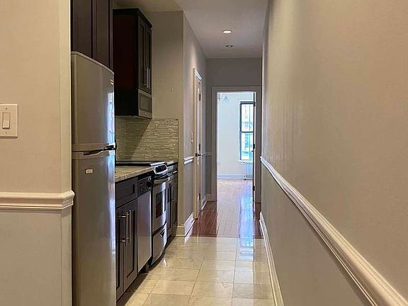 5th image of 947 Columbus Ave APT 2B