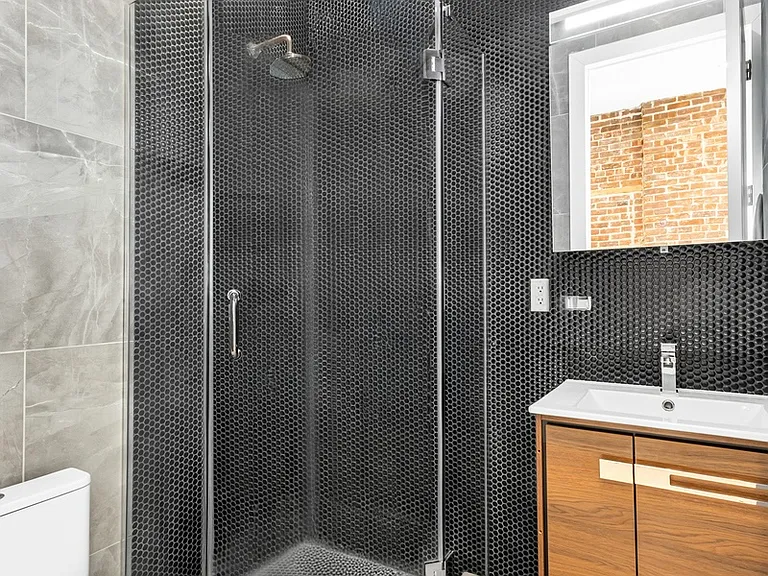 356 W 48th St #B — Photo 11