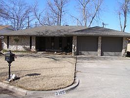 Home for Sale in Oklahoma City, Oklahoma $124,900