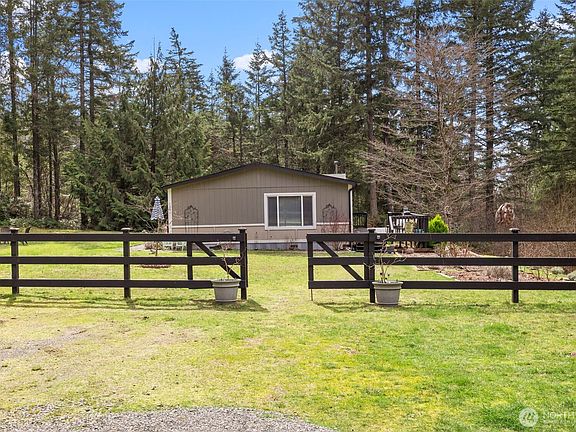 3rd image of 1207 SW Sidney Heights Lane