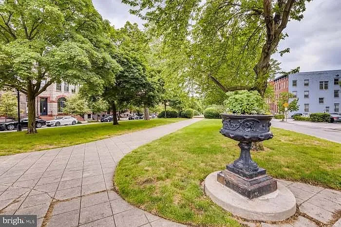 1714 Park Ave #306 — Photo 4