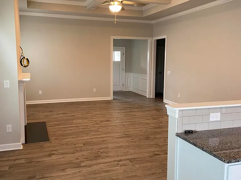 5872 Park West Cir — Photo 9