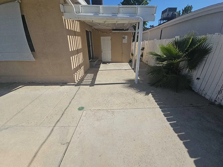 Bullock St — Photo 49