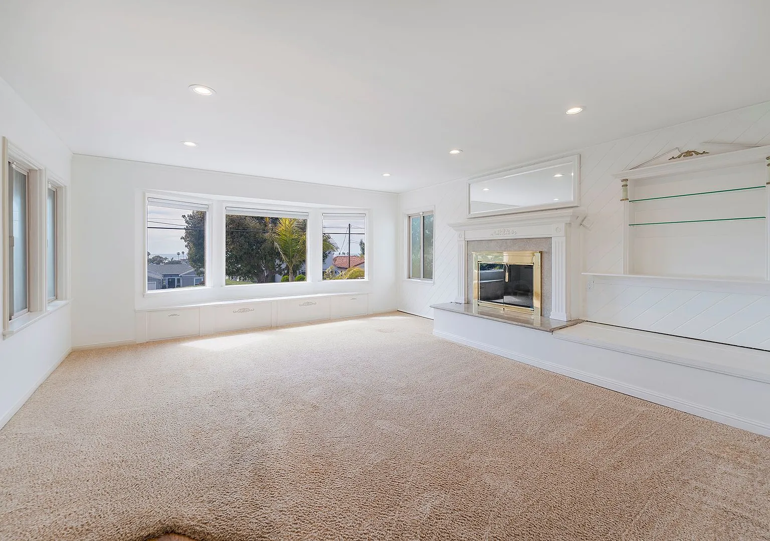 Location, location, location! Wonderful 3-Bedroom, 2.5-Bath Home in South Redondo Beach — Photo 3