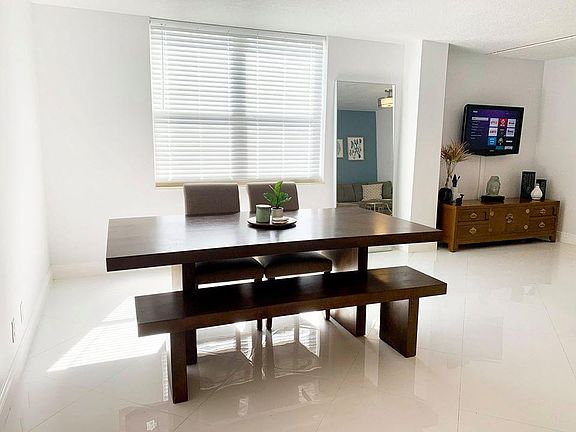 4th image of 1600 SE 15th St APT 306
