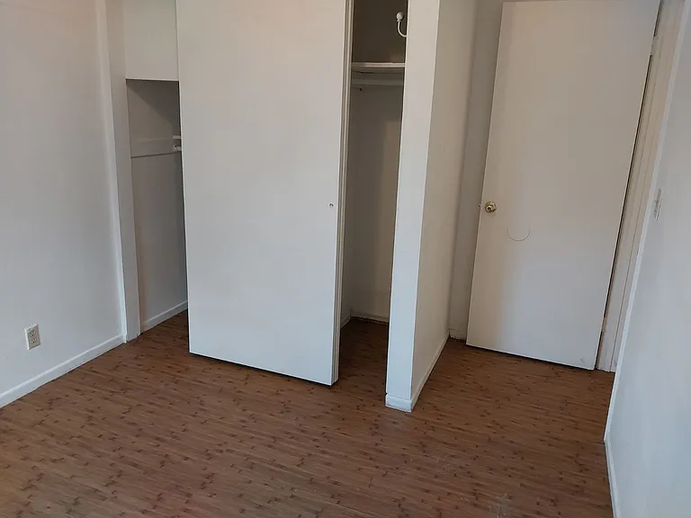 319 N Baltimore Ave — Photo 5